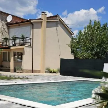 Countryside Tajo - Four Bedroom With Swimming Pool Feriehus Imotski